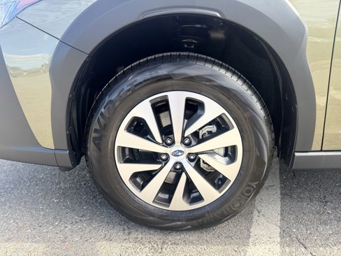 Used 2025 Subaru Outback Premium image 3