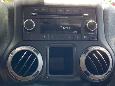 Used 2015 Jeep Wrangler Unlimited Sport image 14