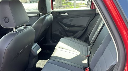 Used 2025 Volkswagen Jetta SE image 30