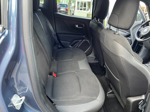 Used 2022 Jeep Renegade Altitude image 33