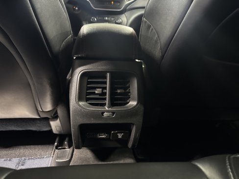 Used 2022 Jeep Cherokee Trailhawk w/ Comfort/Convenience Group image 29