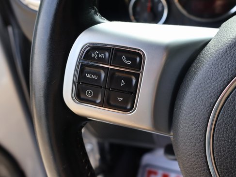 Used 2016 Jeep Wrangler Unlimited Rubicon image 14