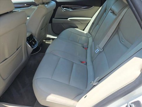 Used 2013 Cadillac XTS Premium image 10