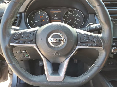 Used 2018 Nissan Rogue SV image 25