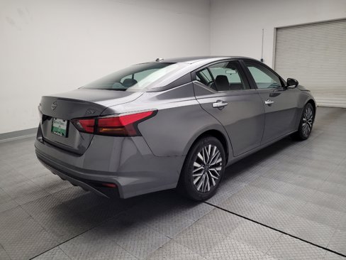Used 2024 Nissan Altima 2.5 SV image 9