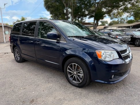 Used 2017 Dodge Grand Caravan SXT image 7