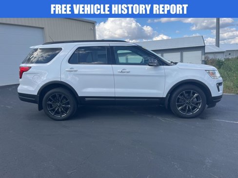 Used 2018 Ford Explorer XLT w/ Equipment Group 202A image 3