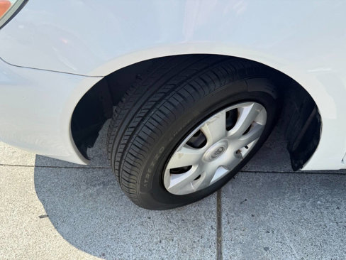 Used 2004 Toyota Camry LE image 23