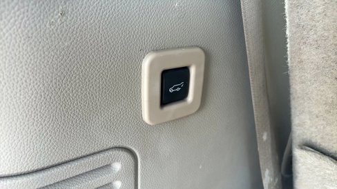 Used 2012 Lincoln Navigator 4WD image 17