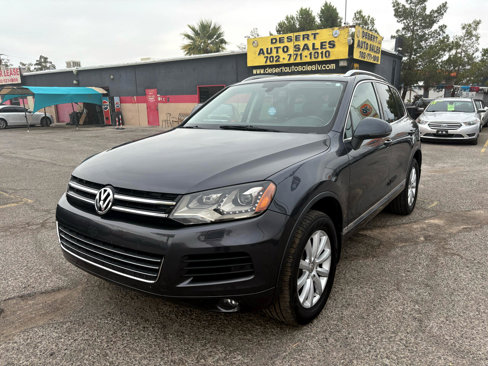 Used 2012 Volkswagen Touareg Sport image 2