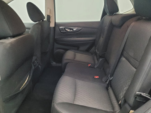 Used 2017 Nissan Rogue SV w/ SV Premium Package image 18