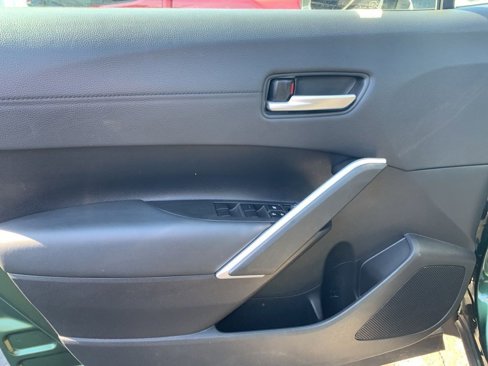 Used 2022 Toyota Corolla Cross XLE image 13