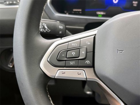 Used 2022 Volkswagen Tiguan SE image 22