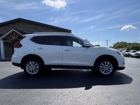 Used 2018 Nissan Rogue SV image 22