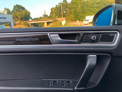 Used 2015 Volkswagen Touareg Executive image 7
