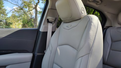 Used 2019 Cadillac XT4 Premium Luxury w/ Cold Weather Package image 23