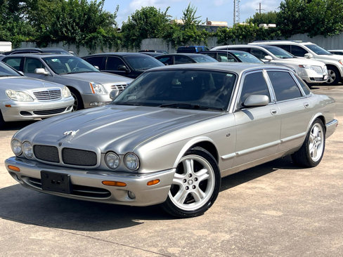 Used 1999 Jaguar XJ8 image 12