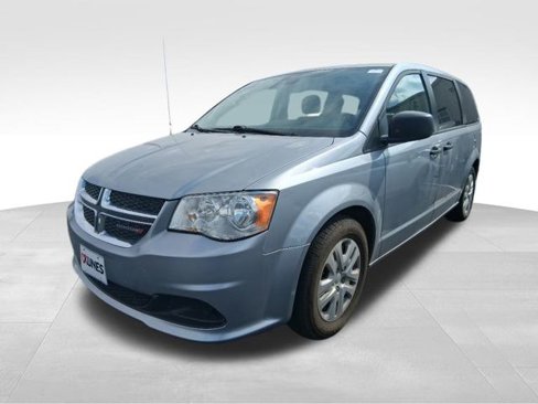 Used 2019 Dodge Grand Caravan SE w/ UConnect Hands-Free Group image 4