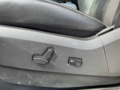 Used 2019 Dodge Grand Caravan SXT image 21