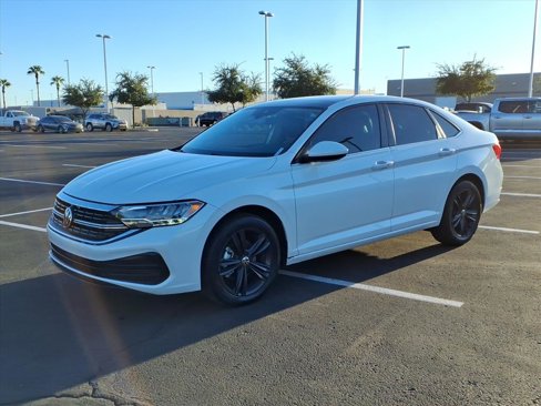 Used 2022 Volkswagen Jetta SE image 12