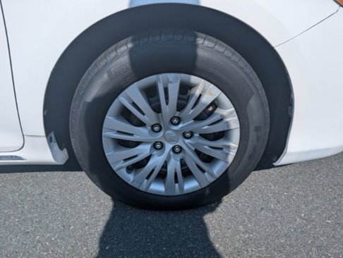 Used 2013 Toyota Camry LE image 13