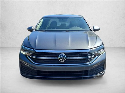 Used 2022 Volkswagen Jetta S image 2