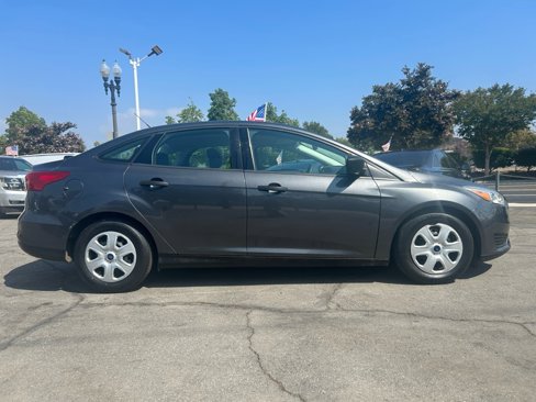 Used 2017 Ford Focus S image 3