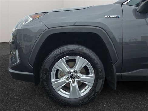 Used 2021 Toyota RAV4 XLE image 4