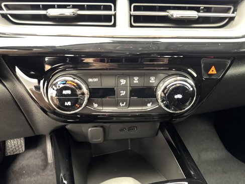 New 2025 Chevrolet Trax ACTIV image 39