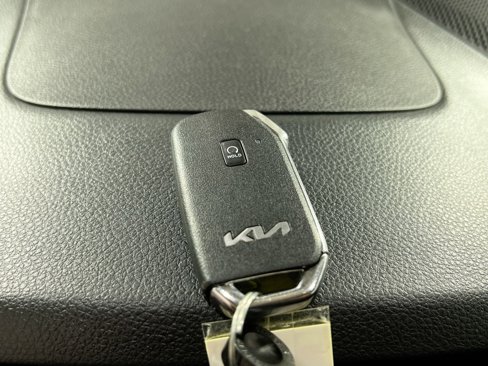 Used 2022 Kia Seltos EX image 28