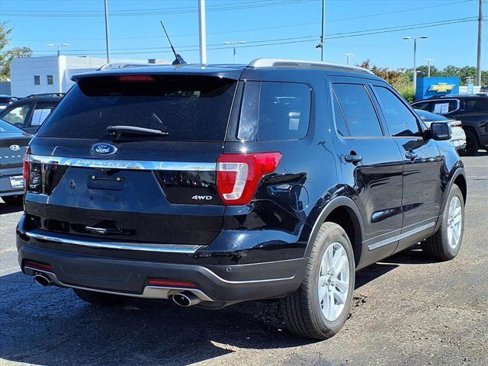 Used 2018 Ford Explorer XLT w/ Equipment Group 202A image 7