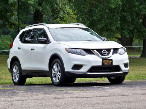 Used 2015 Nissan Rogue SV image 4