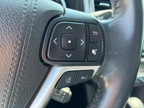 Used 2018 Toyota Highlander SE image 11