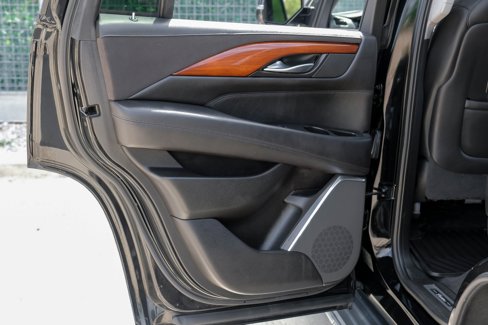 Used 2016 Cadillac Escalade Luxury image 43