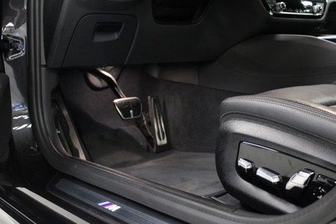 Used 2019 BMW 540i w/ M Sport Package image 24