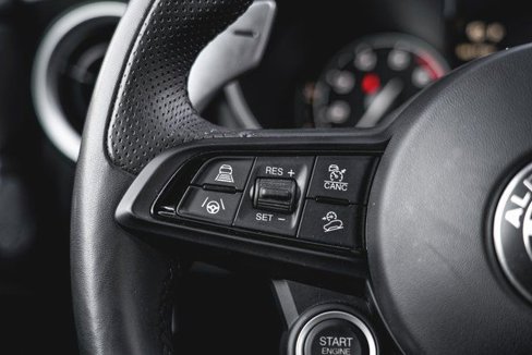 Used 2022 Alfa Romeo Stelvio Veloce image 23
