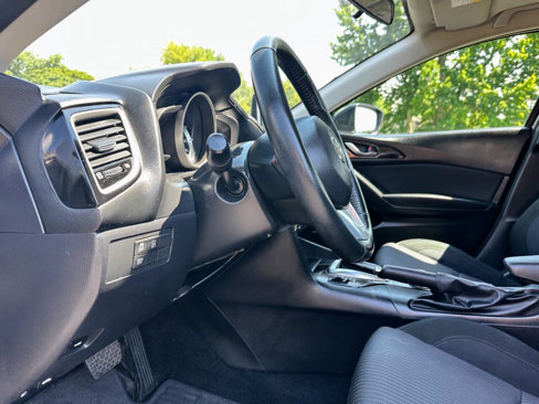 Used 2015 MAZDA MAZDA3 i Touring w/ Technology Package image 12