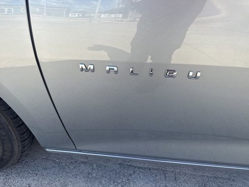 Used 2023 Chevrolet Malibu LT image 9