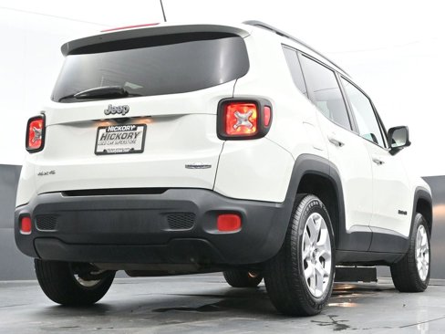 Used 2016 Jeep Renegade Latitude w/ Cold Weather Group image 47