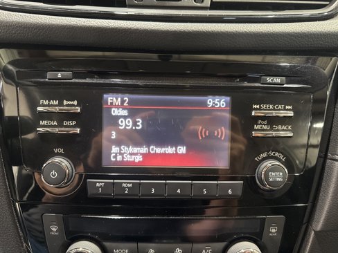 Used 2017 Nissan Rogue SV image 22