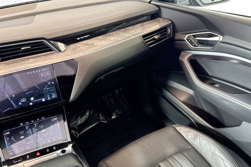 Used 2023 Audi e-tron Premium Plus w/ Premium Plus Package image 22