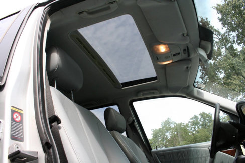 Used 2000 Mercedes-Benz ML 320 4MATIC image 19