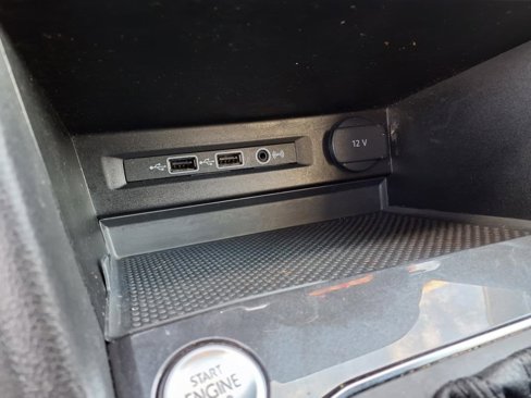 Used 2019 Volkswagen Tiguan SE image 9