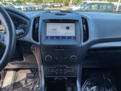 Certified 2020 Ford Edge SE image 17
