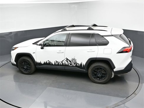 Used 2022 Toyota RAV4 XLE image 19