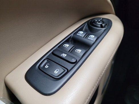 Used 2017 Jeep Compass Sport w/ Tech Group image 27