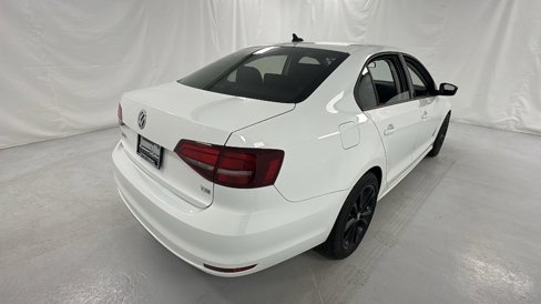 Used 2016 Volkswagen Jetta S image 3