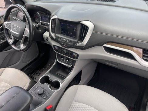 Used 2020 GMC Terrain SLE w/ Driver Convenience Package image 9