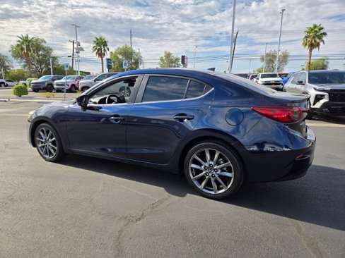 Used 2018 MAZDA MAZDA3 Touring image 4