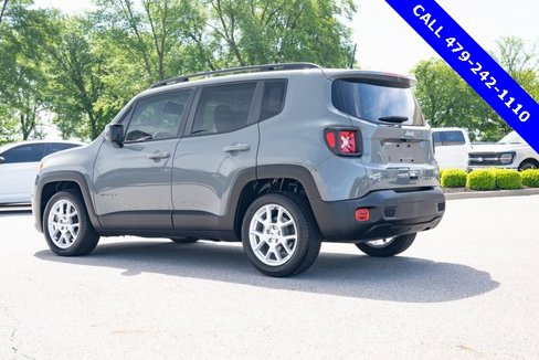 Used 2020 Jeep Renegade Latitude image 4